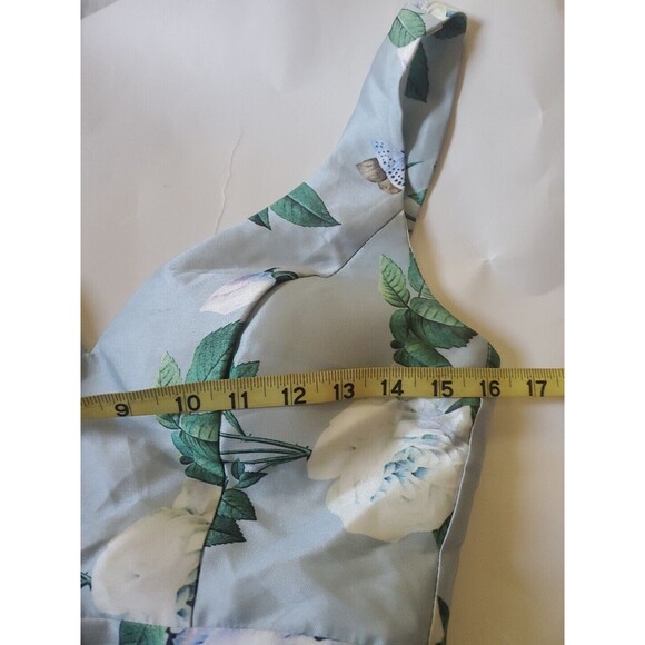 Chi Chi London Evening Dress Size 2 - Picture 9 of 10